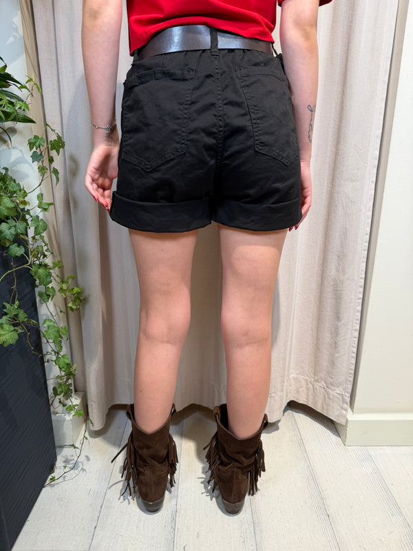 Bermuda shorts please ART. D0JECV9CCC