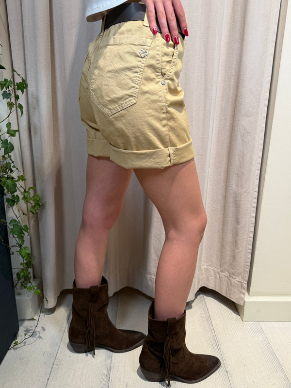 Bermuda shorts please ART. D0JECV9CCC