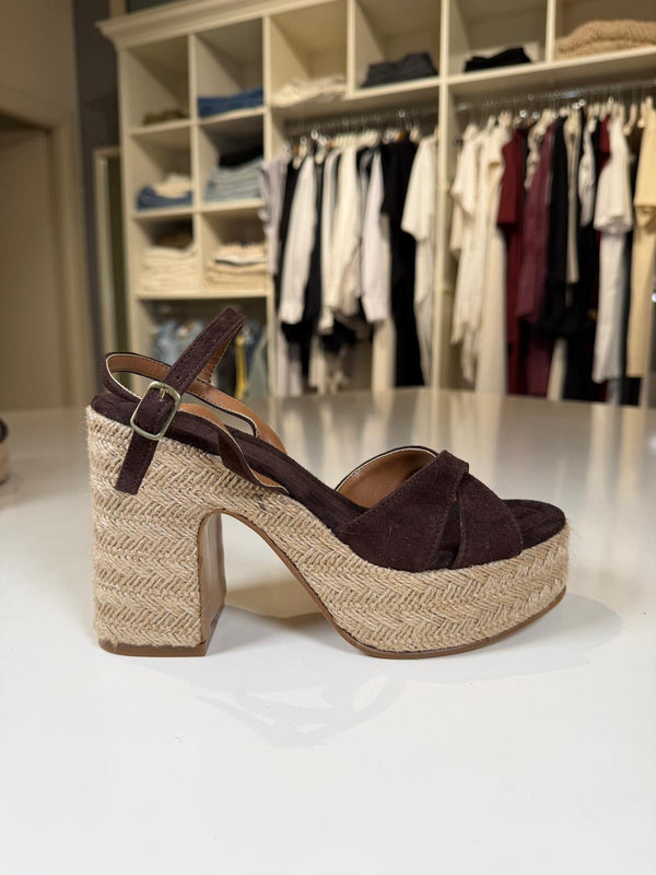 Sandali con zeppa in camoscio marrone