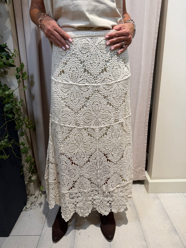 Gonna in pizzo ART. GVV-Q164