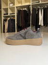 Sneaker Victoria scamosciate doppio laccio