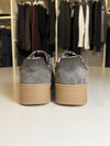 Sneaker Victoria scamosciate doppio laccio