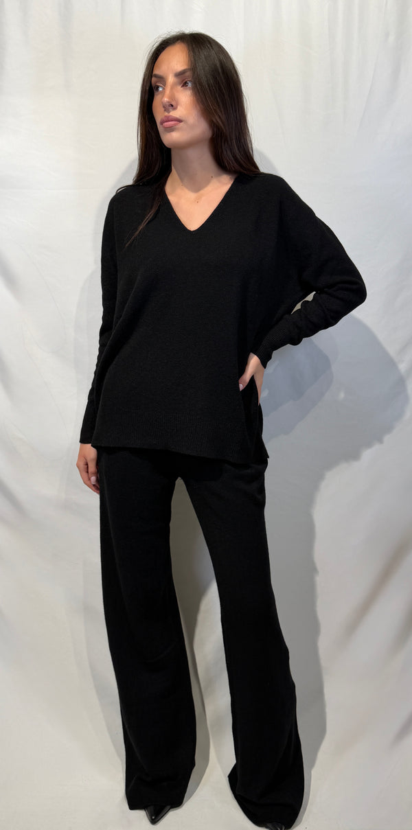 Completo in maglia scollo aV - HaveOne HNCR013