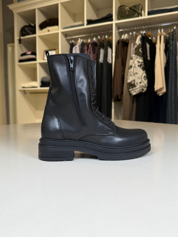 Anfibio in pelle nero Ovyé