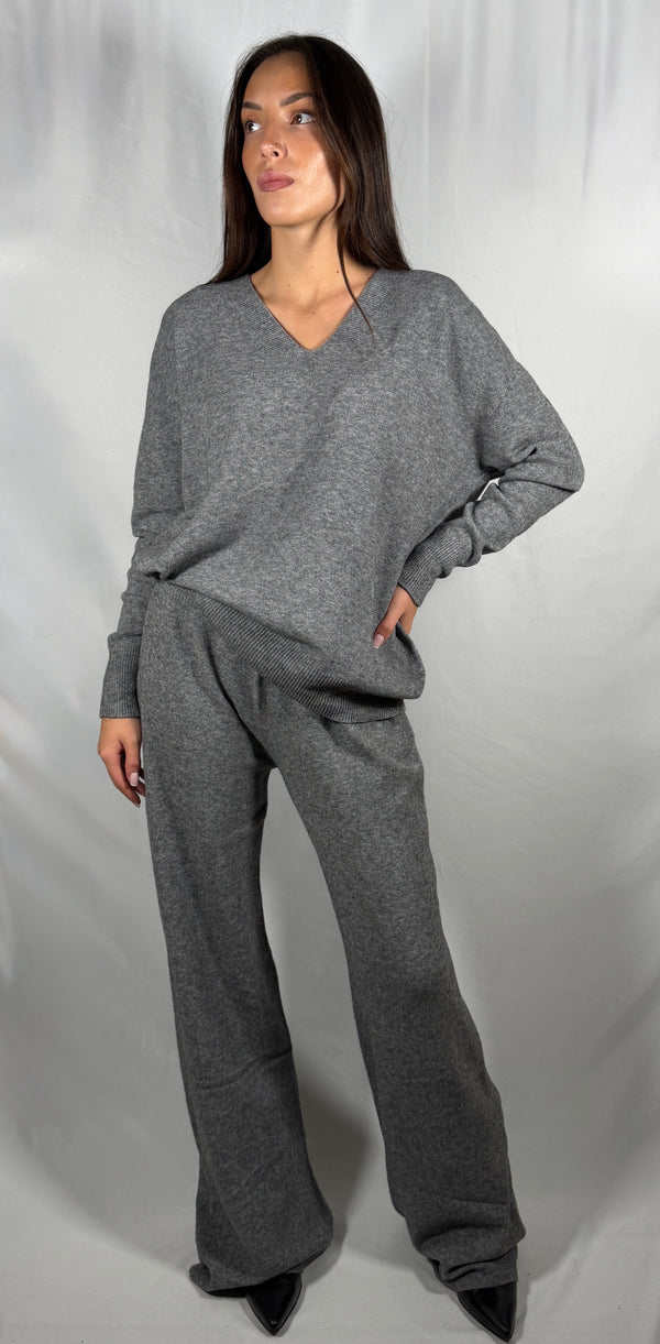 Completo in maglia scollo aV - HaveOne HNCR013