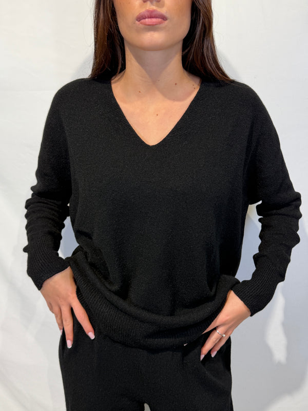 Completo in maglia scollo aV - HaveOne HNCR013