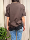 T-shirt asimmetrica con pizzo
