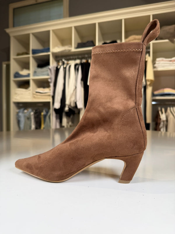 Tronchetto stretch in camoscio marrone