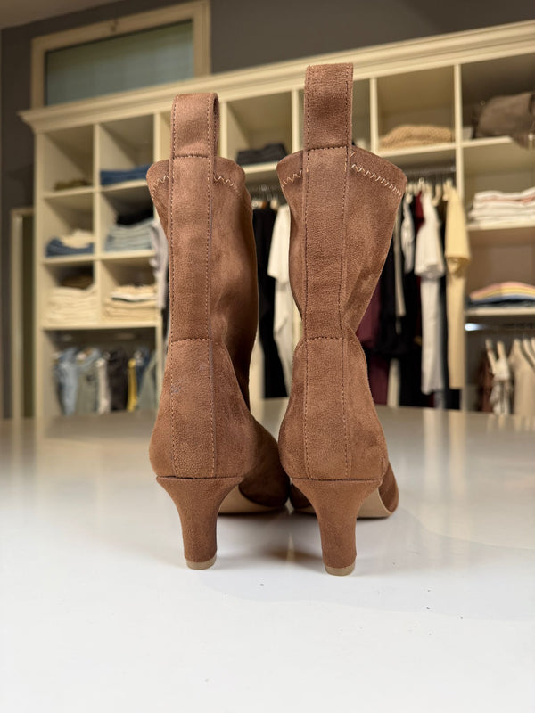 Tronchetto stretch in camoscio marrone