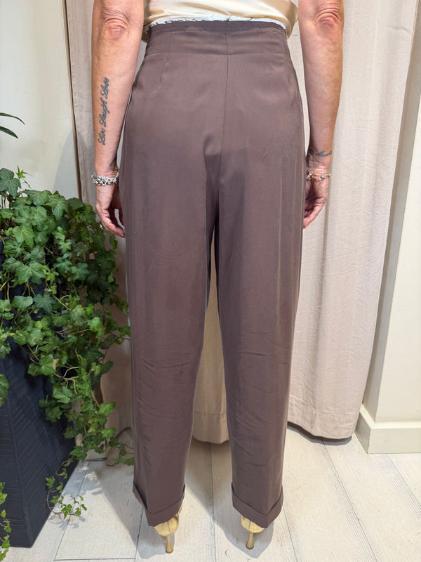 Pantalone pince vita alta