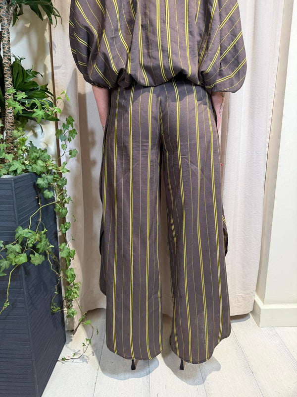 Pantalone moro gessato giallo con spacchi laterali TAB2360